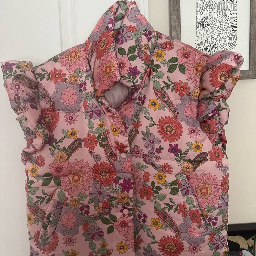 Floral Pink Quilted Puff Vest - Women's Sleeveless Jacket